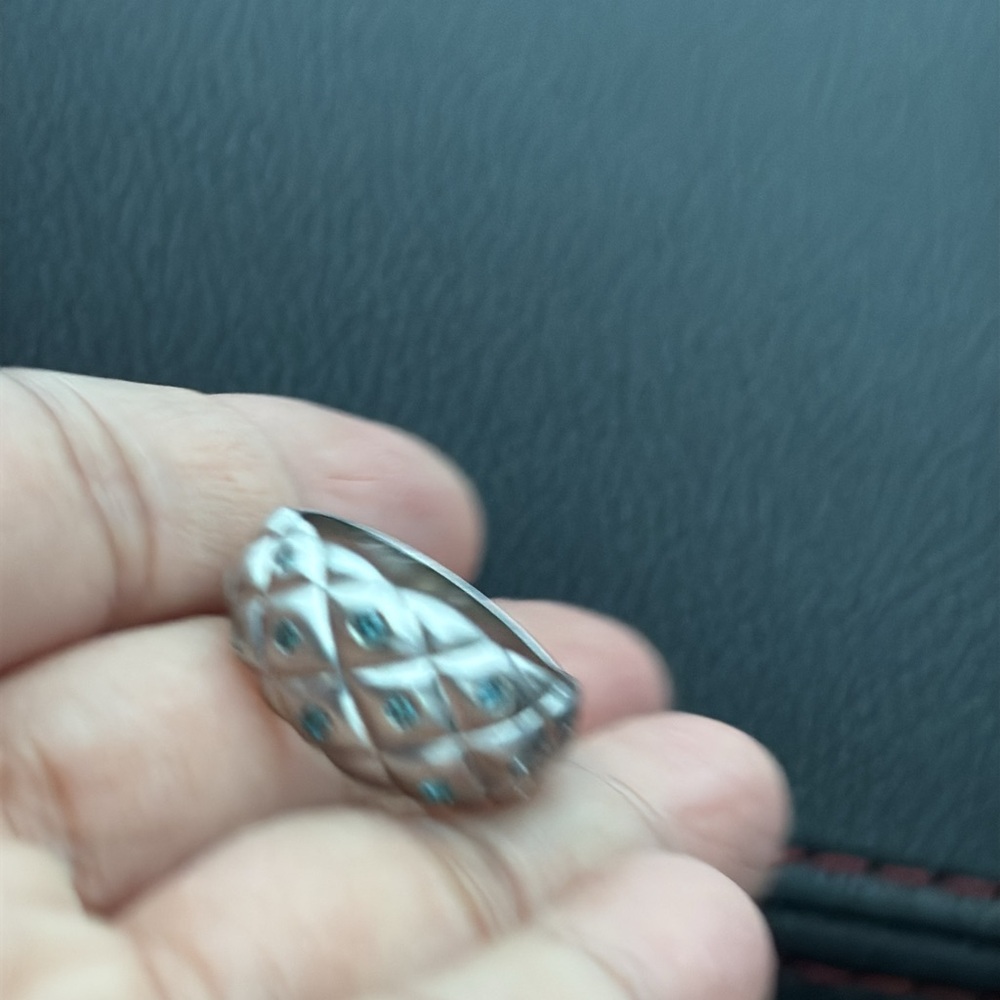 ✨SOLD✨
Exquisite 14k White Gold & Blue Diamond Ring - Picture 5 of 14